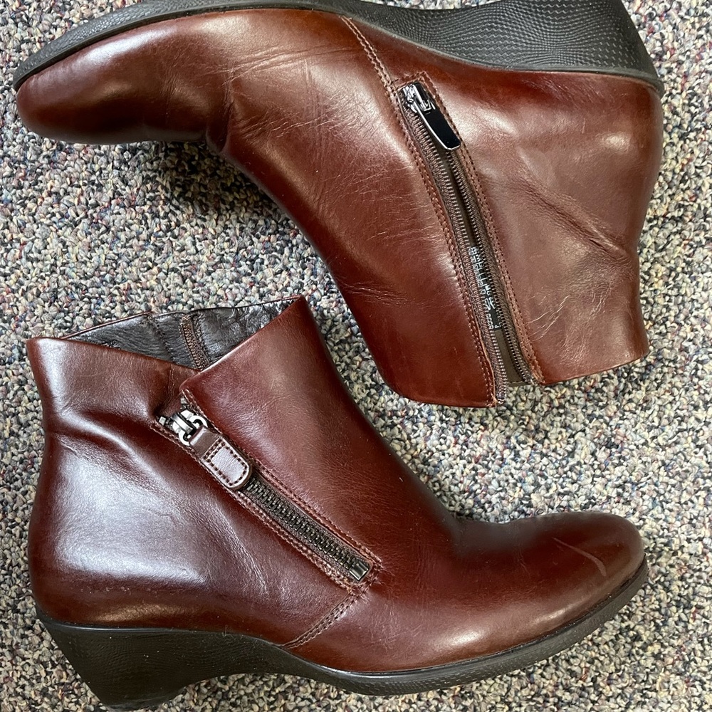 ECCO Sculptured Ankle Boot Size 38 EUR, 7 US